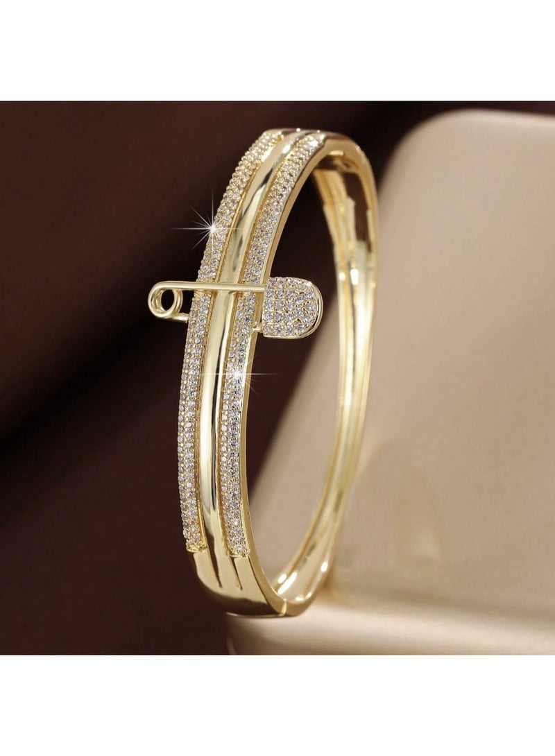 ڤيا سوار نسائي فاخر بثلاث حلقات مرصّعة بالزركون – لمسة أنوثة راقية - Image 1